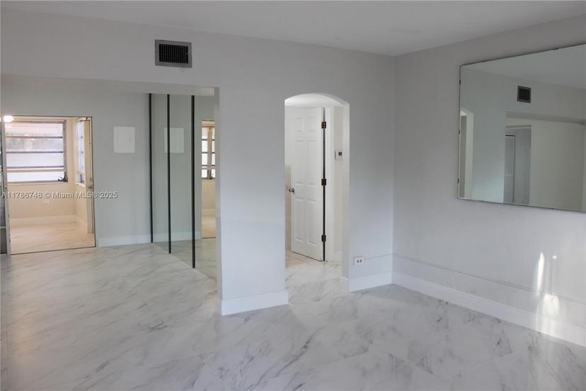 Picture of 971 E 18Th St, Hialeah FL 33013