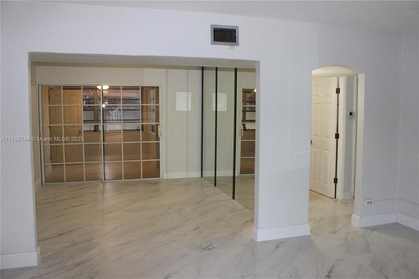 Picture of 971 E 18Th St, Hialeah FL 33013