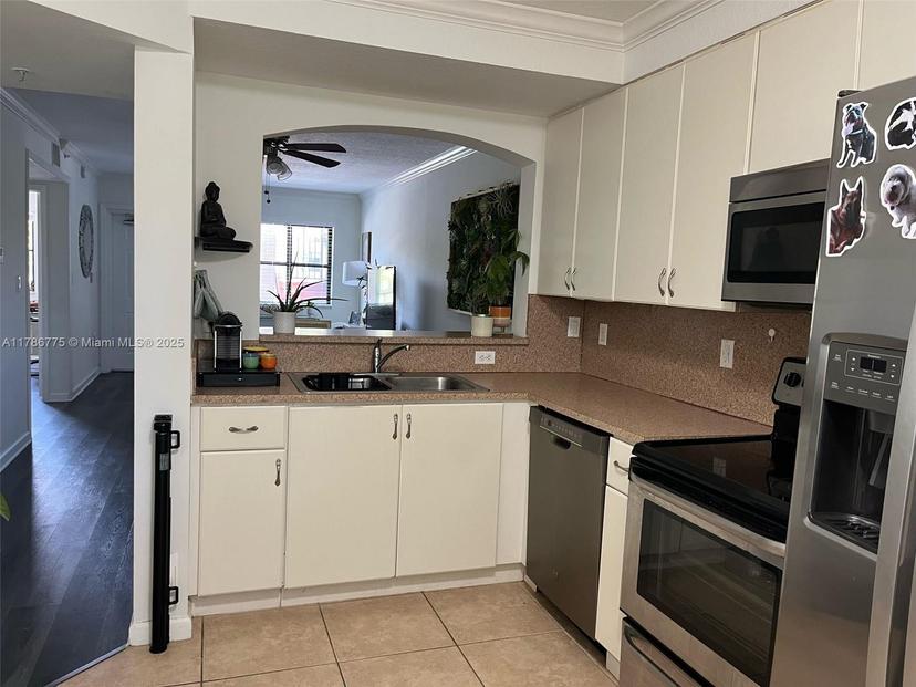 Picture of 22701 SW 88Th Pl # 9, Cutler Bay FL 33190