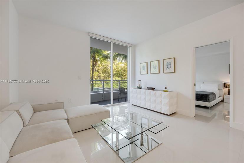 Picture of 2020 Prairie Ave # 205, Miami Beach FL 33139