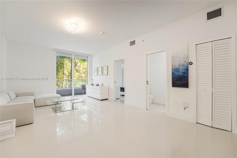 Picture of 2020 Prairie Ave # 205, Miami Beach FL 33139