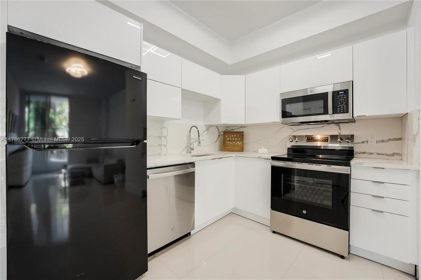 Picture of 2020 Prairie Ave # 205, Miami Beach FL 33139