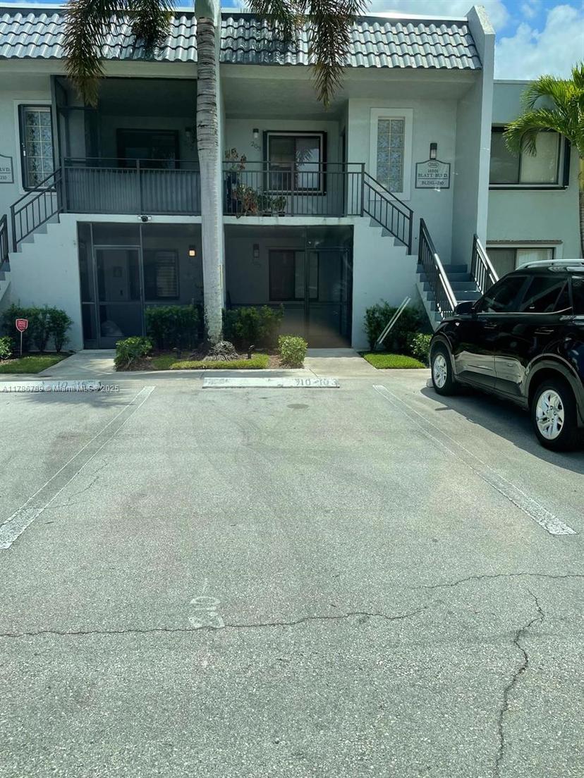 Picture of 16501 Blatt Blvd # 103, Weston FL 33326
