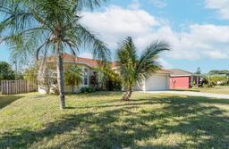 Picture of 313 SE Husted Ter, Port St. Lucie, FL 34983