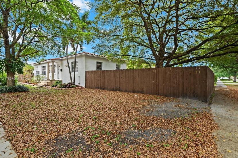 Picture of 541 Lenape Dr, Miami Springs FL 33166