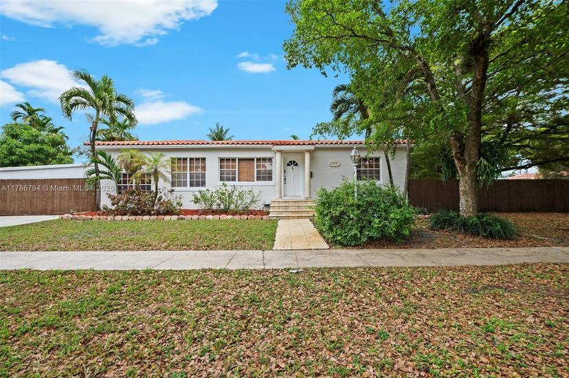 Picture of 541 Lenape Dr, Miami Springs FL 33166