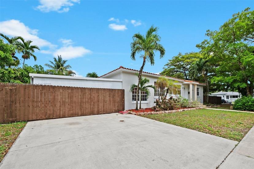 Picture of 541 Lenape Dr, Miami Springs FL 33166
