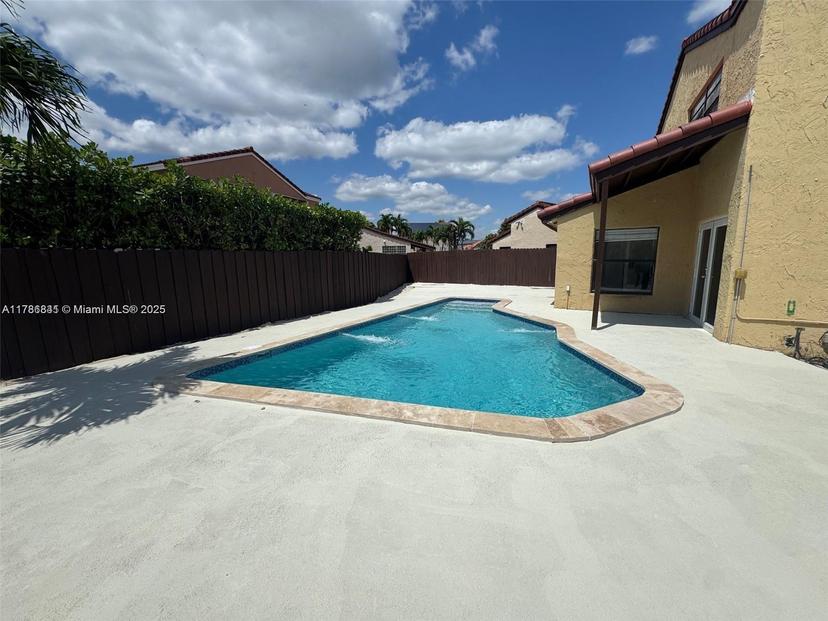 Picture of 1096 SW 134Th Ct, Miami FL 33184