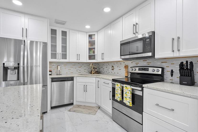 Picture of 5001 Riverside Dr # 303, Coral Springs FL 33067
