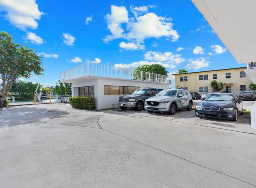 Picture of 130 S Shore Dr # 2F, Miami Beach FL 33141