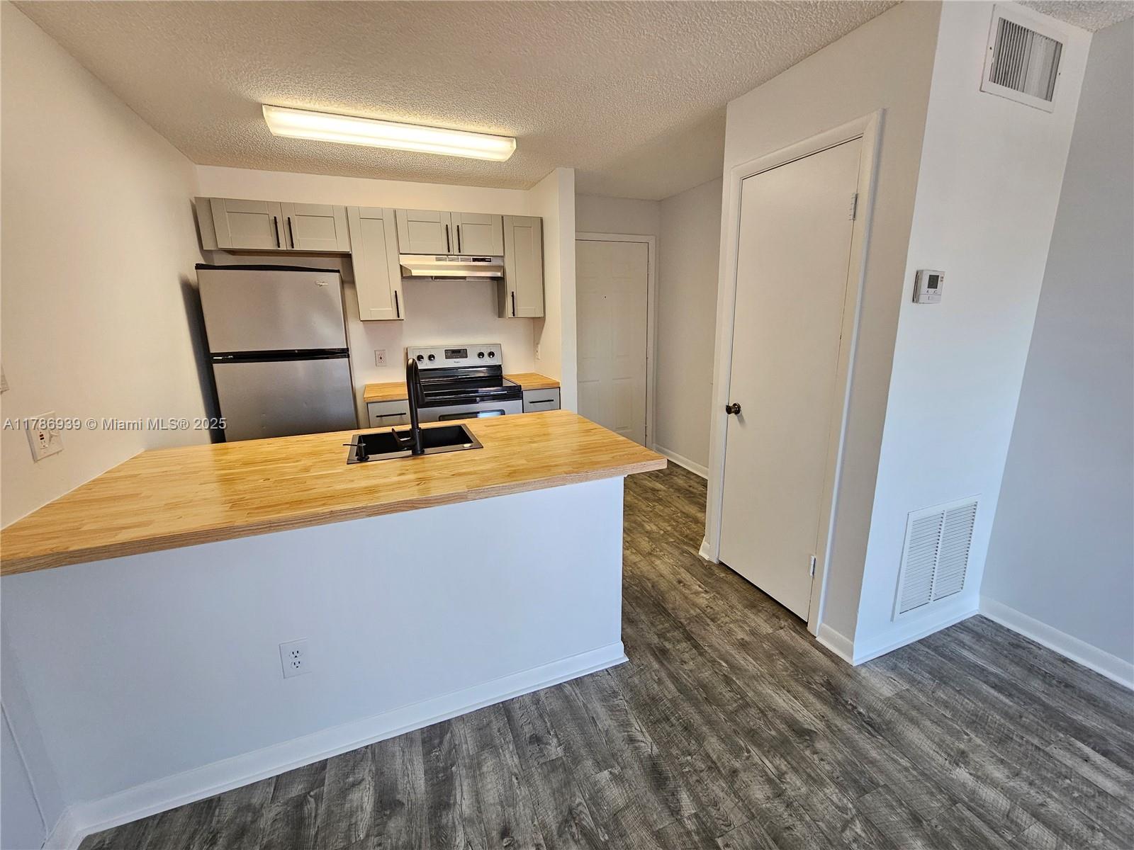 Picture of 4221 W Mcnab Rd # 22, Pompano Beach, FL 33069