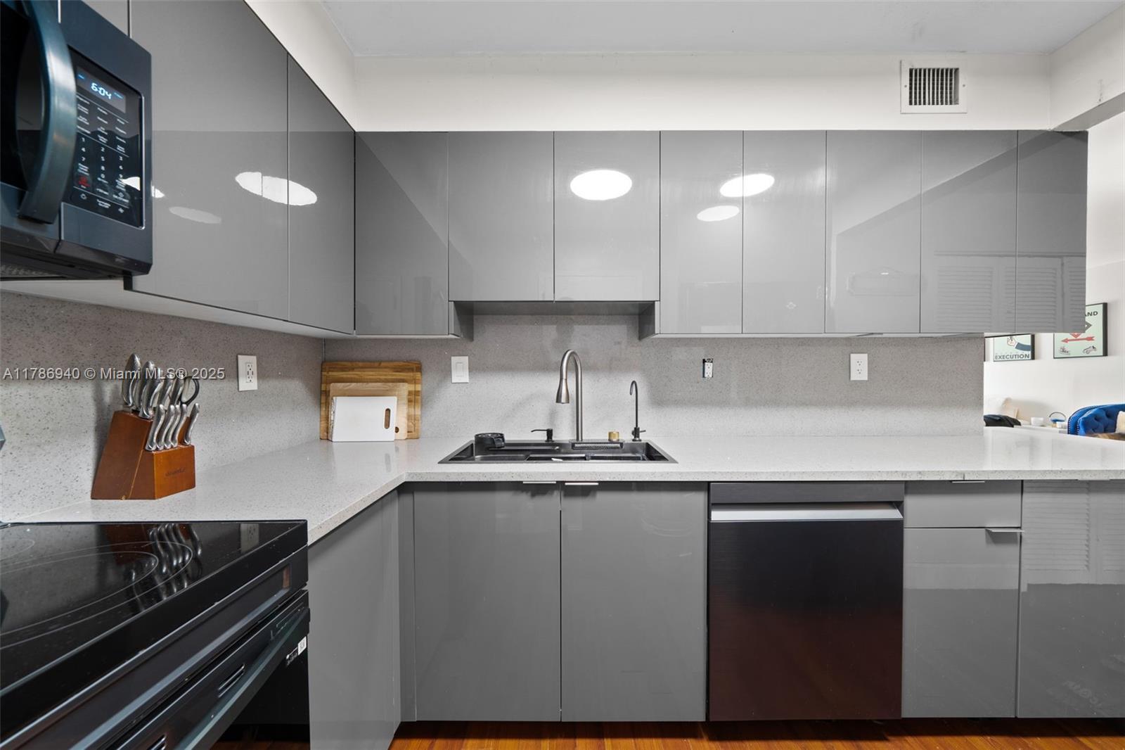 Picture of 17800 Atlantic Blvd # 402, Sunny Isles Beach, FL 33160