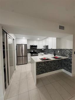 Picture of 6405 SW 116 Pl, Miami, FL 33173