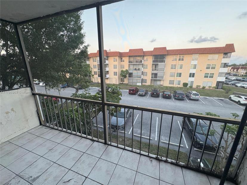 Picture of 4152 Inverrary Dr # 303, Lauderhill FL 33319