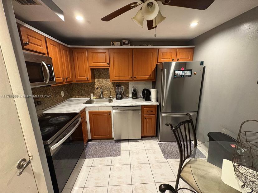 Picture of 4152 Inverrary Dr # 303, Lauderhill FL 33319