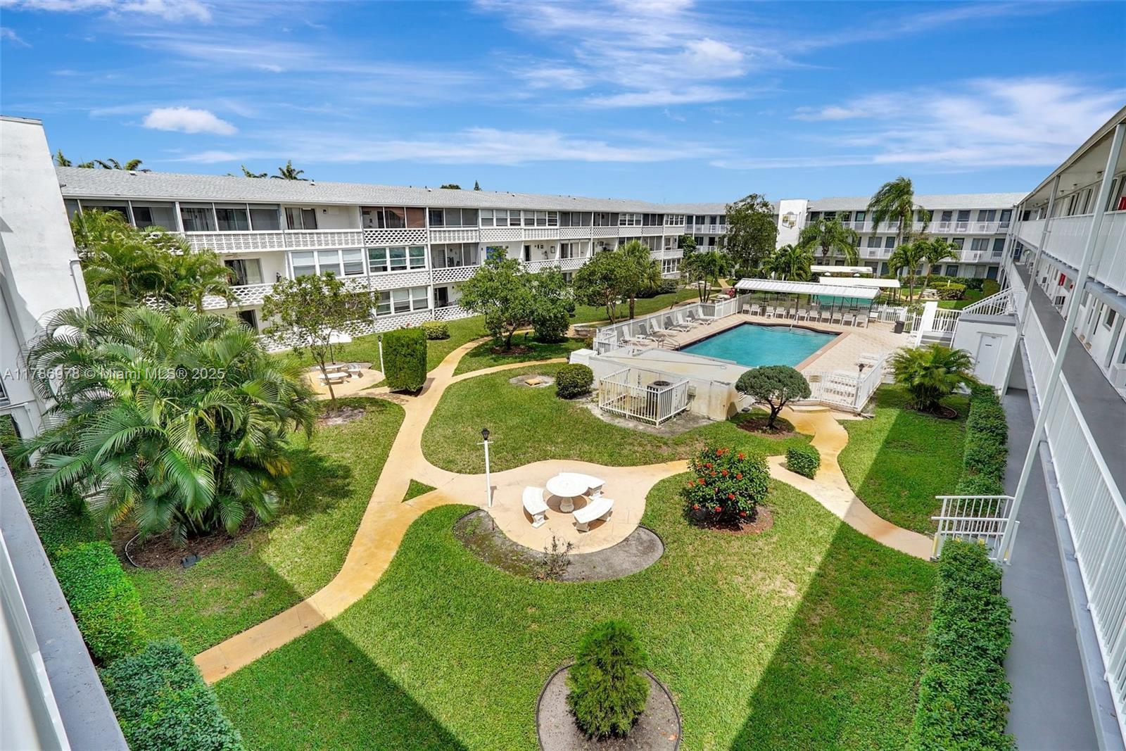 Picture of 15610 NE 6Th Ave # 34D, Miami, FL 33162