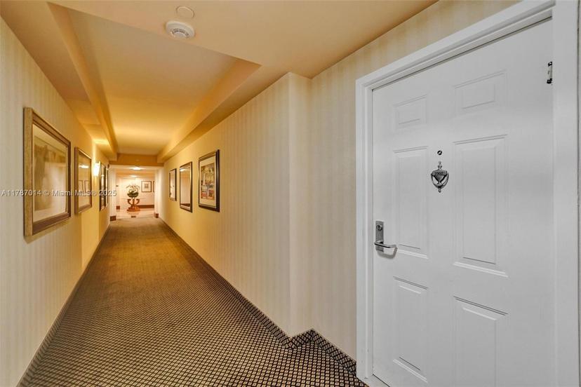 Picture of 19501 W Country Club Dr # 2507, Aventura FL 33180