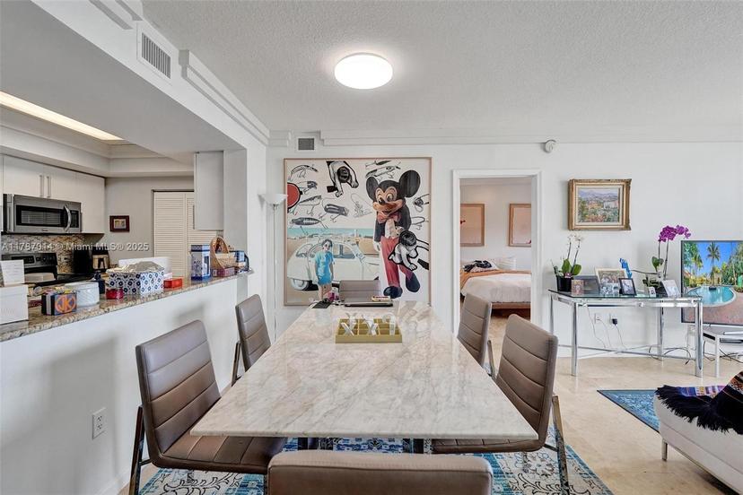 Picture of 19501 W Country Club Dr # 2507, Aventura FL 33180