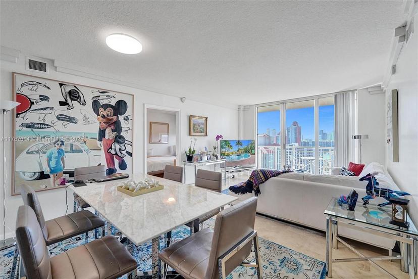 Picture of 19501 W Country Club Dr # 2507, Aventura FL 33180