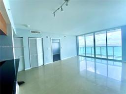 Picture of 1800 N Bayshore Dr # 2903, Miami, FL 33132