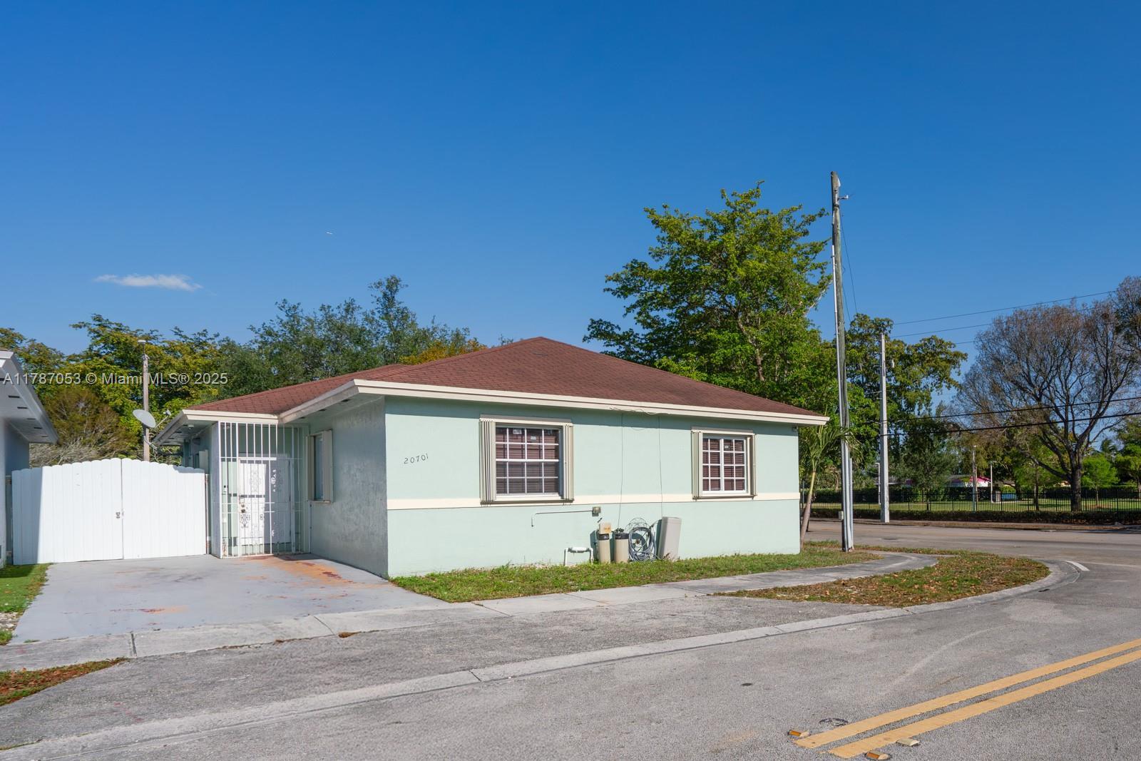 Picture of 20701 NW 30Th Ct, Miami Gardens, FL 33056