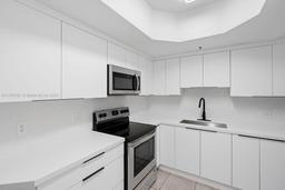Picture of 17455 NW 75Th Pl # 107, Hialeah, FL 33015