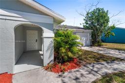 Picture of 461 SE Evans Ave, Port St. Lucie, FL 34984