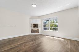 Picture of 461 SE Evans Ave, Port St. Lucie, FL 34984