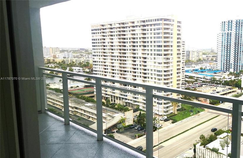 Picture of 2030 S Ocean Dr # 1704, Hallandale Beach FL 33009