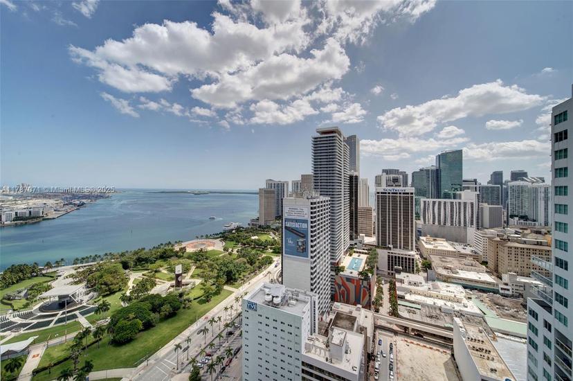 Picture of 244 Biscayne Blvd # 3007, Miami FL 33132