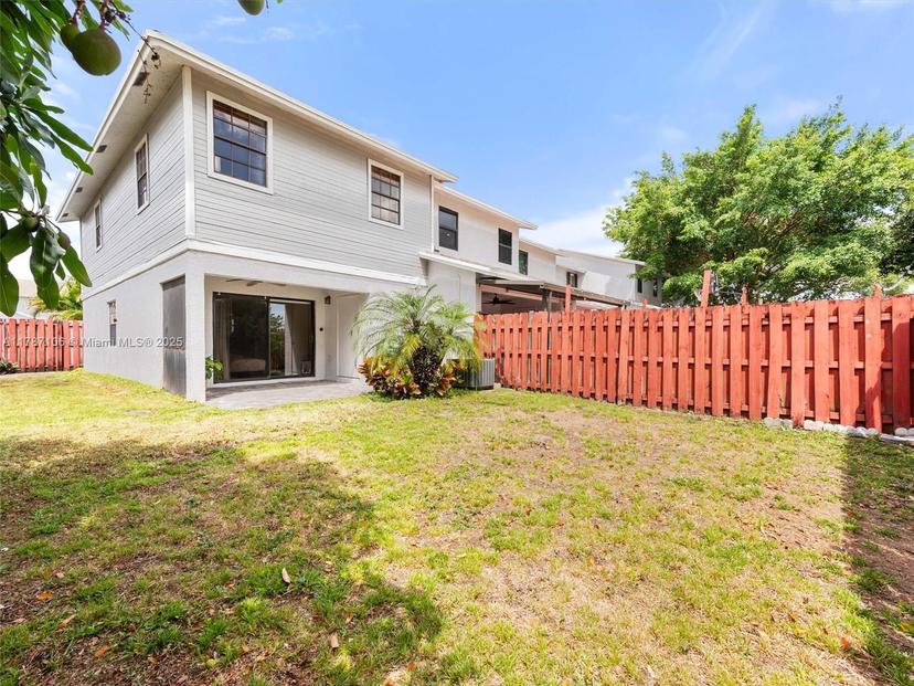Picture of 301 NW 106Th Ter, Pembroke Pines FL 33026