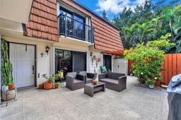 Picture of 9153 SW 23Rd St # D, Davie, FL 33324