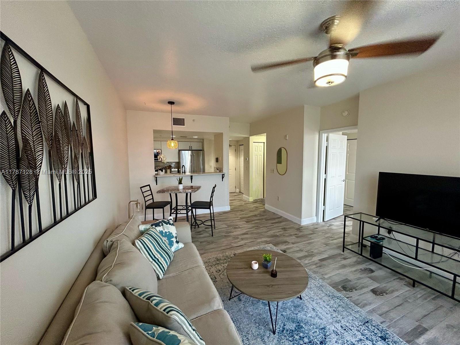 Picture of 511 Lucerne Ave # 408, Lake Worth, FL 33460