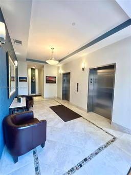 Picture of 511 Lucerne Ave # 408, Lake Worth, FL 33460