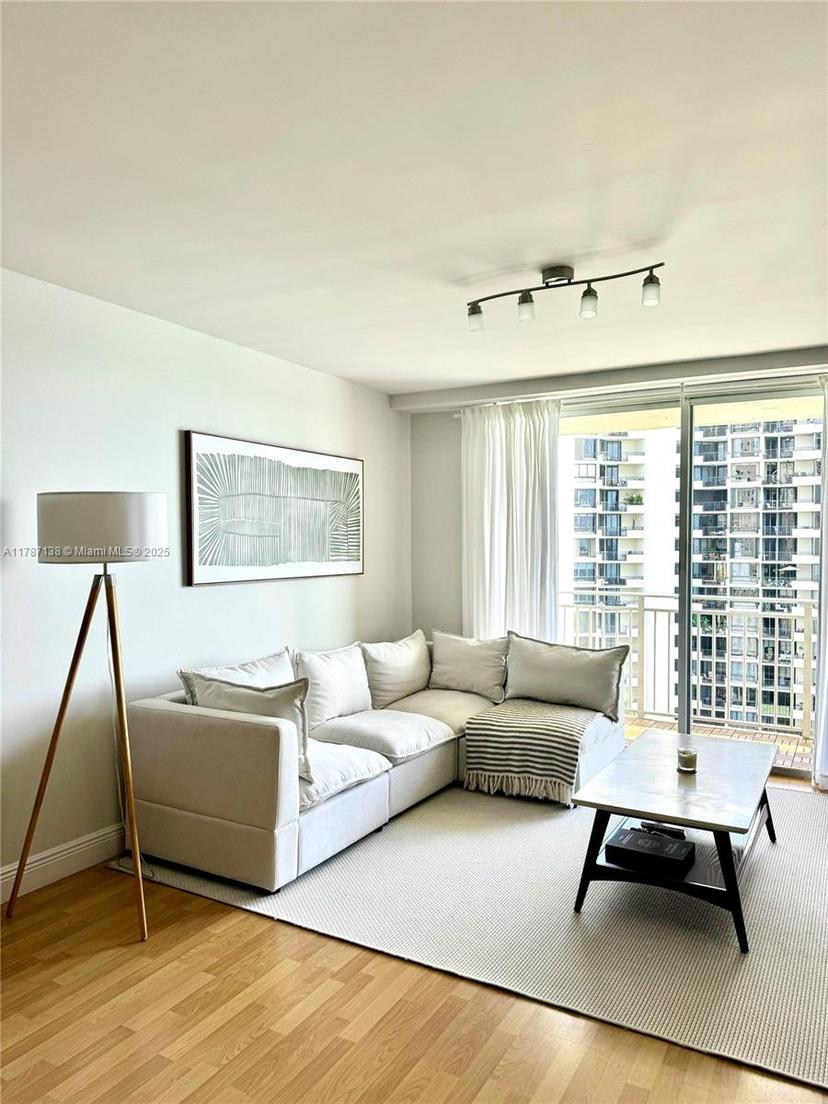Picture of 770 Claughton Island Dr # 1405, Miami FL 33131