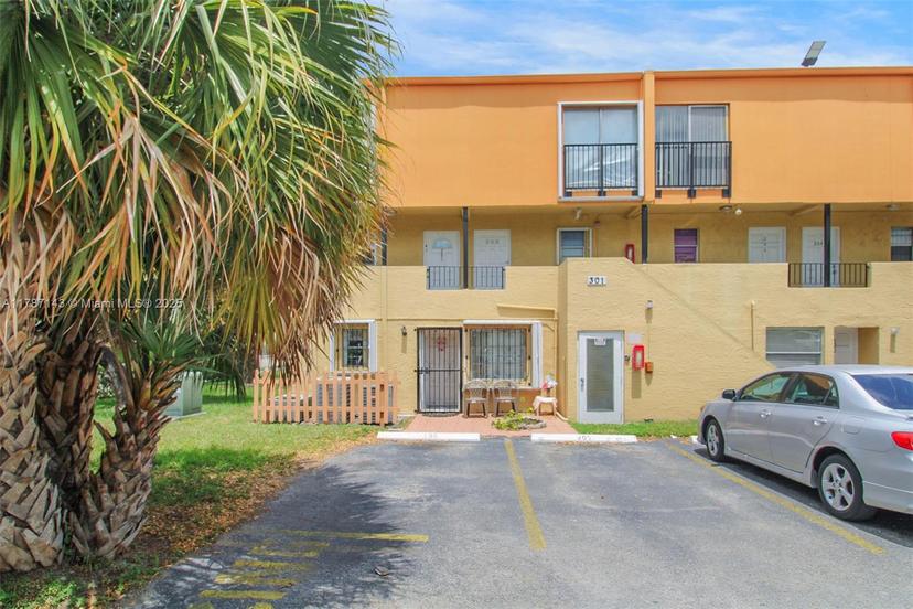 Picture of 301 NW 109Th Ave # 201, Miami FL 33172