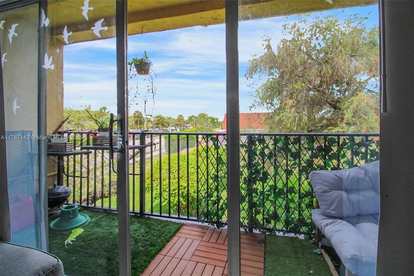 Picture of 301 NW 109Th Ave # 201, Miami FL 33172