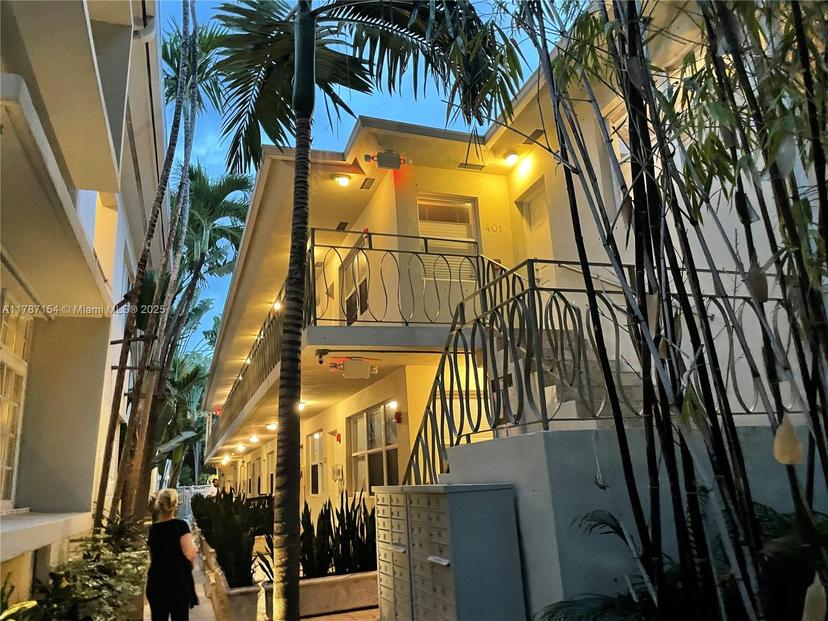 Picture of 1340 Drexel Ave # 406, Miami Beach FL 33139