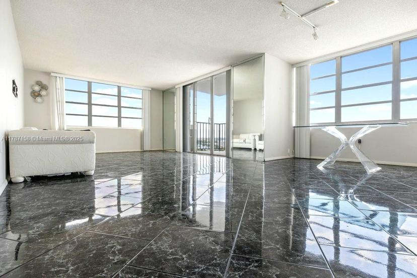 Picture of 2750 NE 183Rd St # 1805, Aventura FL 33160