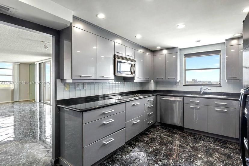 Picture of 2750 NE 183Rd St # 1805, Aventura FL 33160