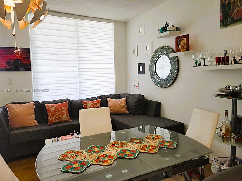 Picture of 170 SE 14Th St # 2907, Miami FL 33131