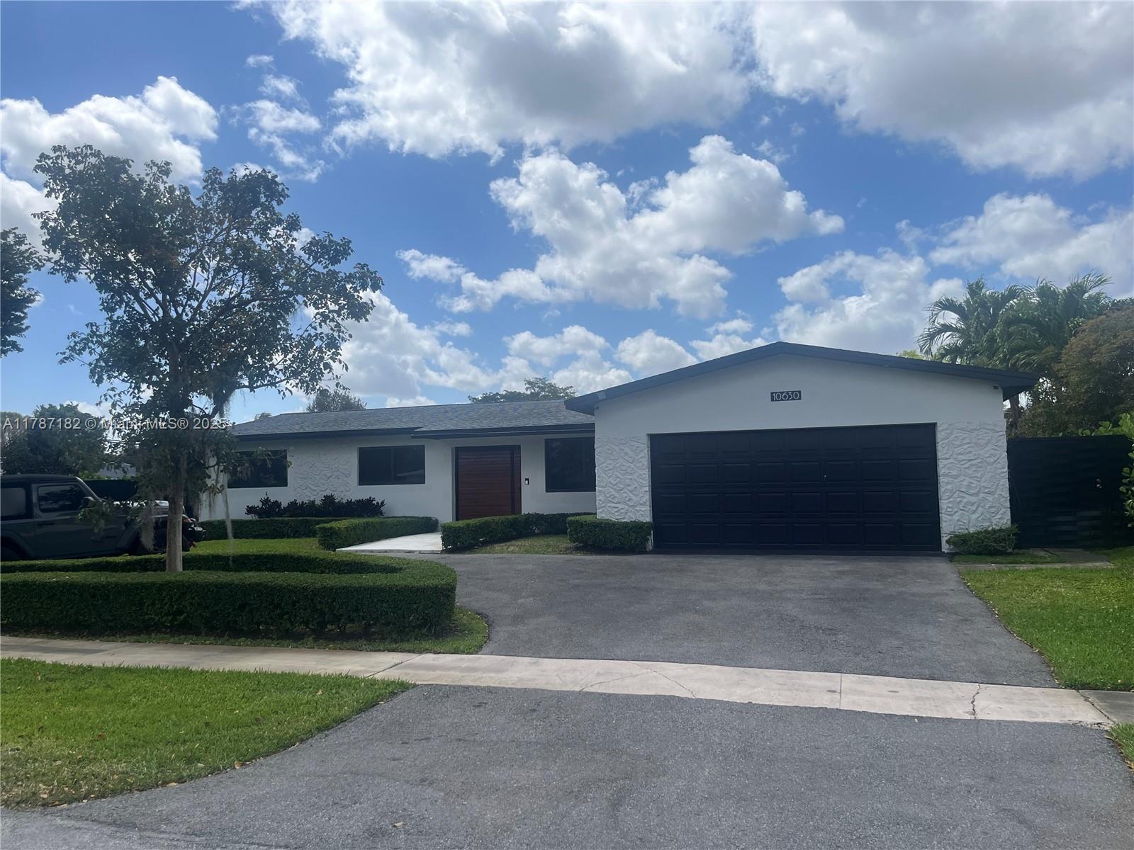 Picture of 10630 NW 19Th Pl, Pembroke Pines, FL 33026