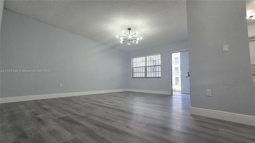 Picture of 13500 NE 3Rd Ct # 114, North Miami FL 33161