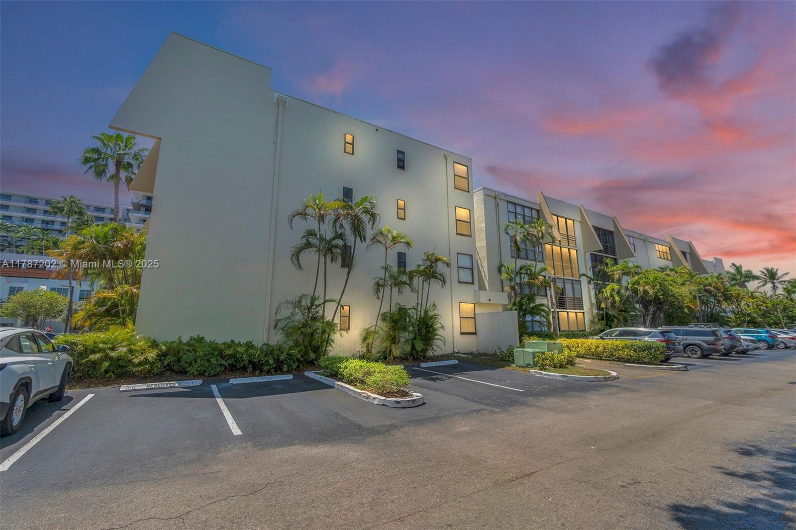 Picture of 20401 NE 30Th Ave # 8, Aventura, FL 33180