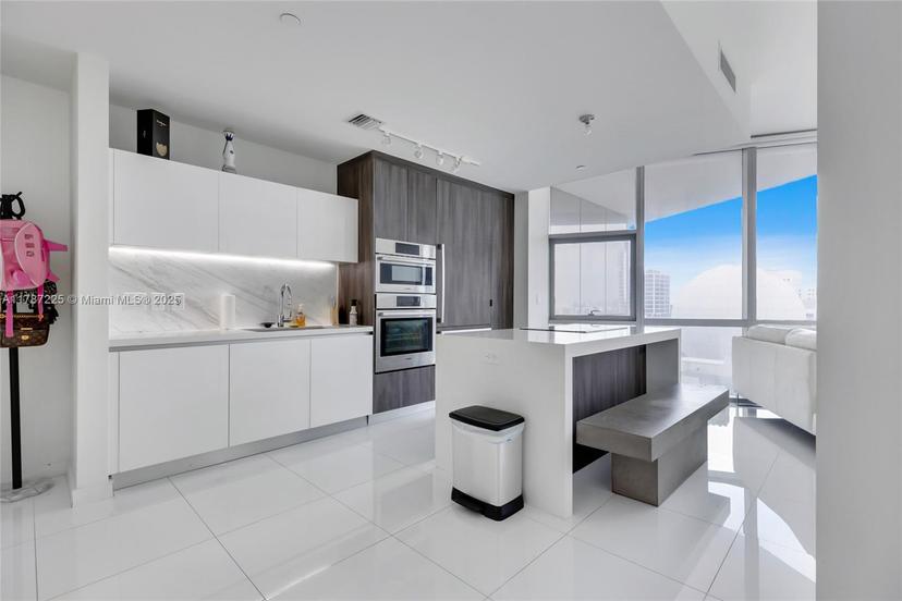 Picture of 851 NE 1 Ave # 1202, Miami FL 33132