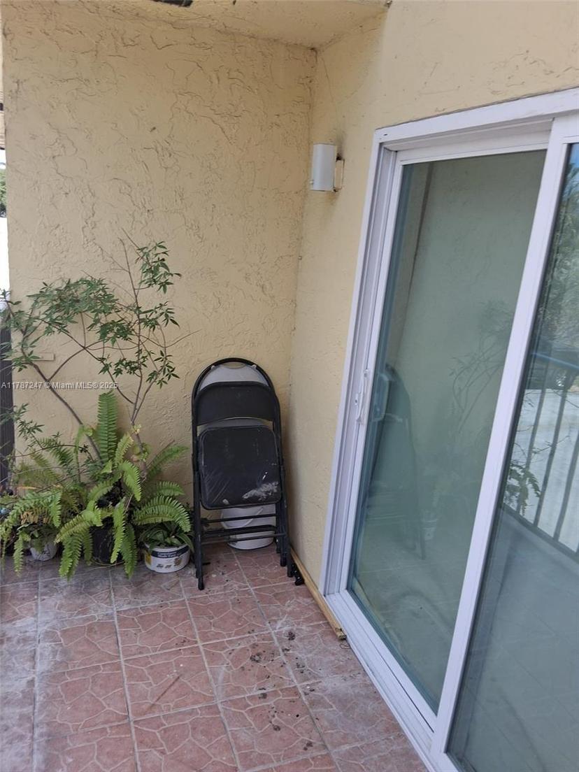 Picture of 8013 W 6Th Ave # K, Hialeah FL 33014