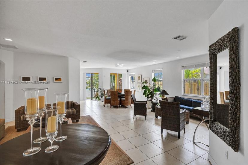 Picture of 11242 NW 77Th Ter, Doral FL 33178