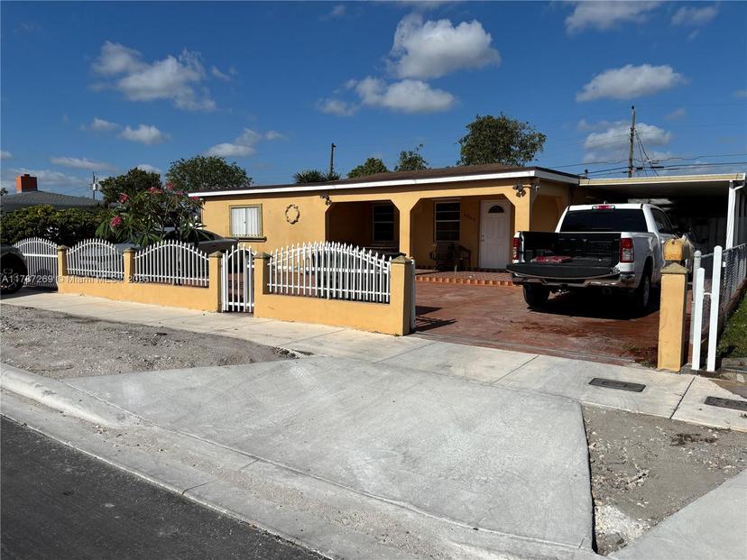 Picture of 4660 E 8Th Ln, Hialeah FL 33013