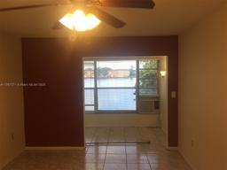 Picture of 18801 NE 2Nd Ave # 1014, Miami, FL 33179