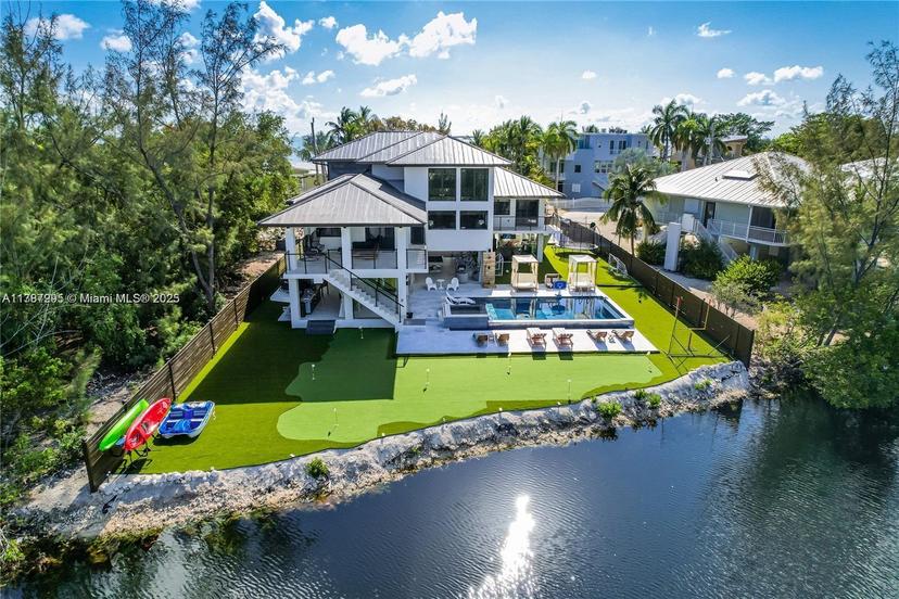 Picture of 32 N Bounty Ln, Key Largo FL 33037